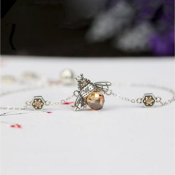 “Amber Abdomen Queen Bee” Faceted Tomenta Bumblebee Honeybee Honeycomb Bracelet - Picture 6 of 13